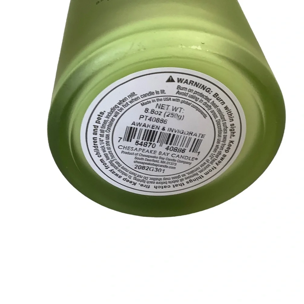 Cheasapeake bay awaken+ invigorate lemongrass eucalyptus soy candle 8.8 oz